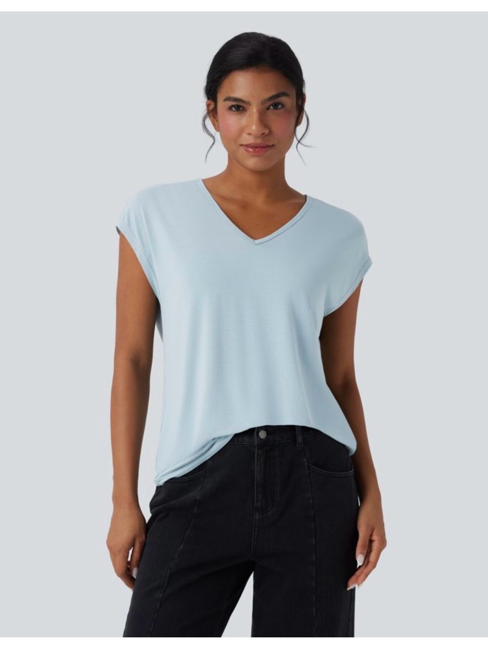 NWT Halara V Neck Short Sleeve Casual T-Shirt Stretchy Soft Capsule Essential